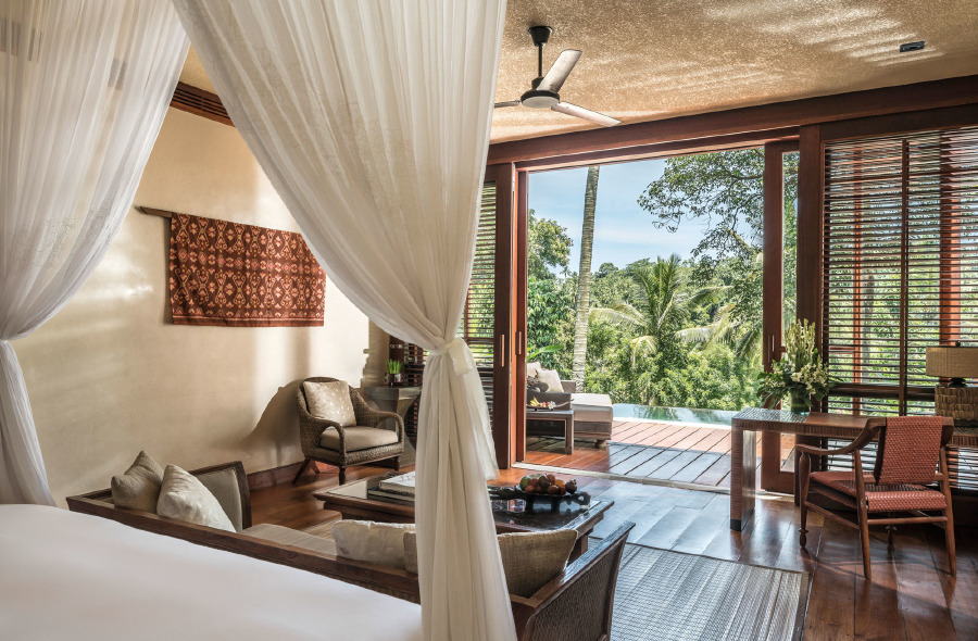 Four Seasons Resort Bali At Sayan villalarının yatak odası