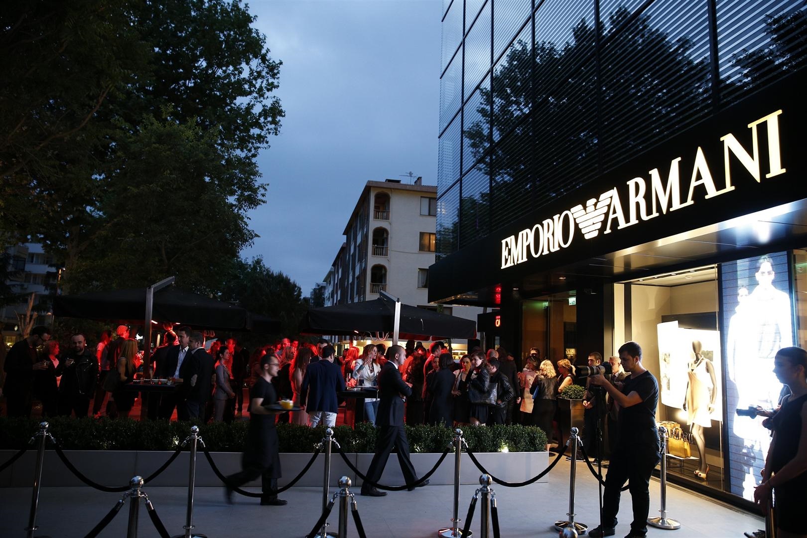 Emporio Armani Suadiye mağazası görkemli bir partiyle açıldı.
