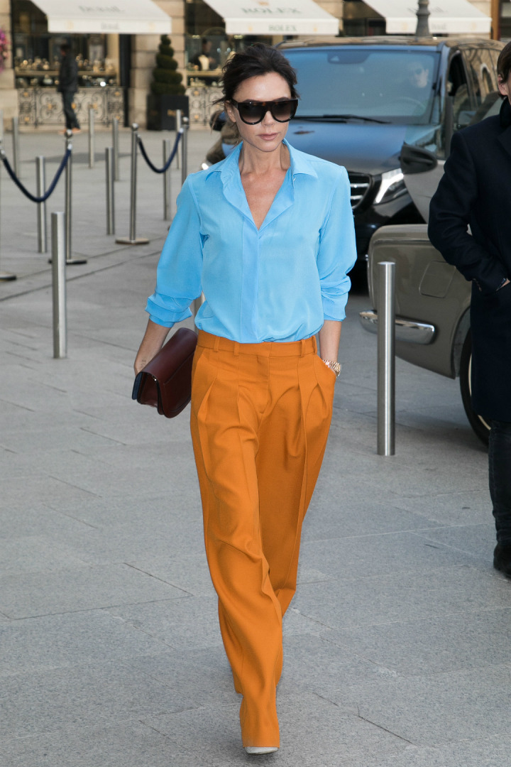 Victoria Beckham'dan Renkli Giyinme Dersi