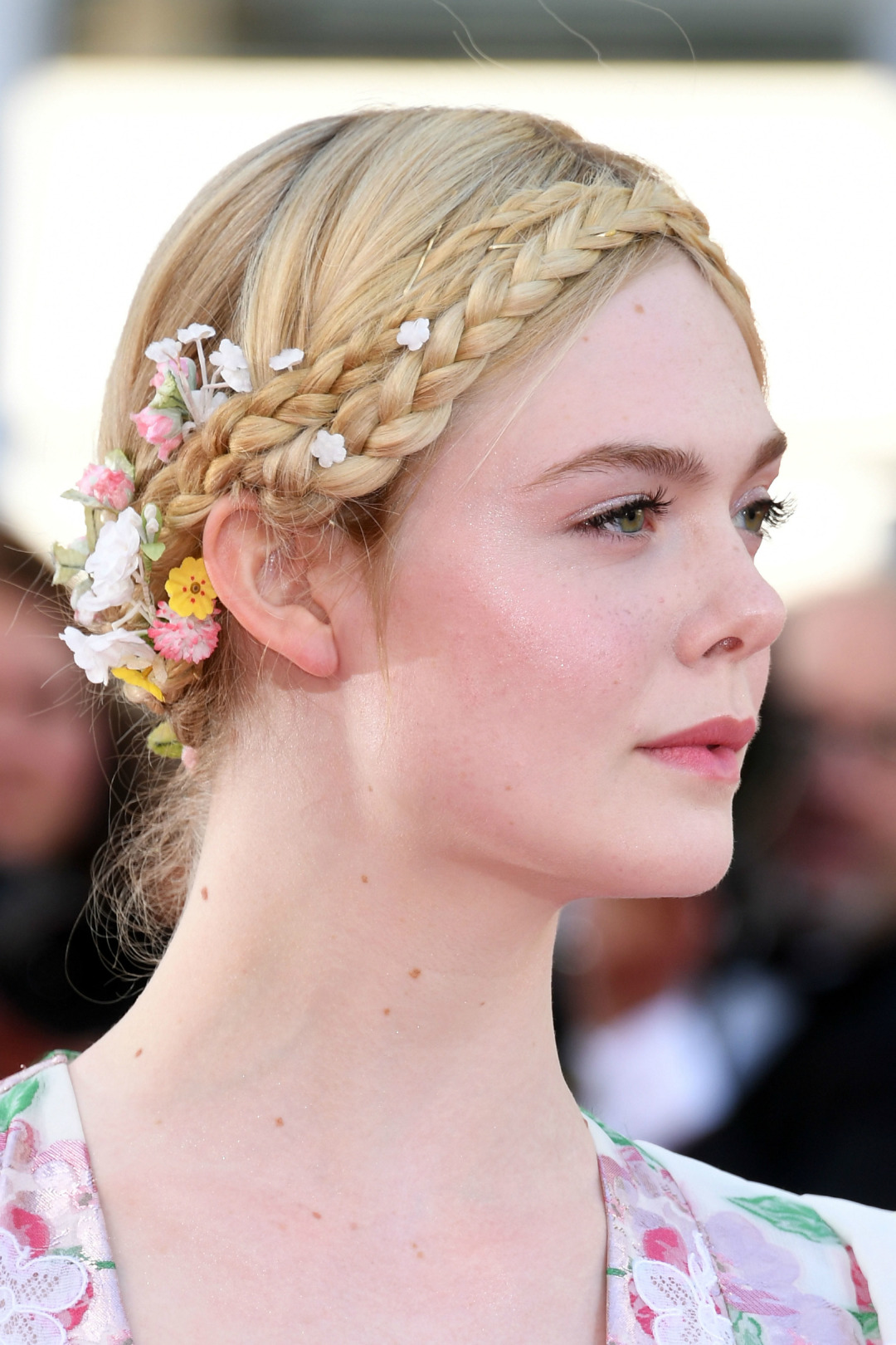 Elle Fanning'in Cannes Saç ve Makyajları
