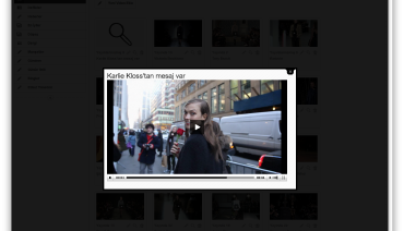 Karlie Kloss'tan mesaj var