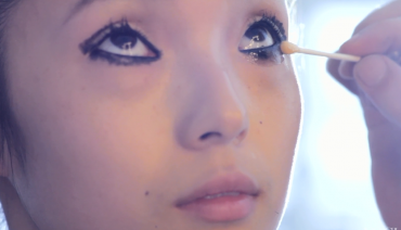 Dumanlı Göz Makyajı Nasıl Yapılır?