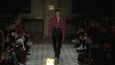 Video: Vetements Sonbahar/Kış 2016-17