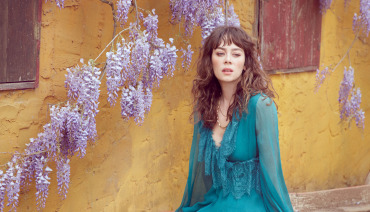 Demet Evgar: Mavi Huydur Bende