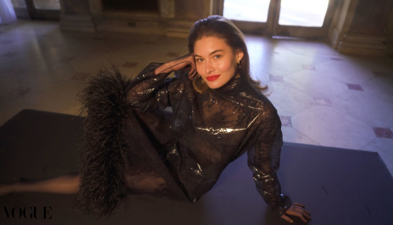 Bir Model Gibi Dans Et: Grace Elizabeth