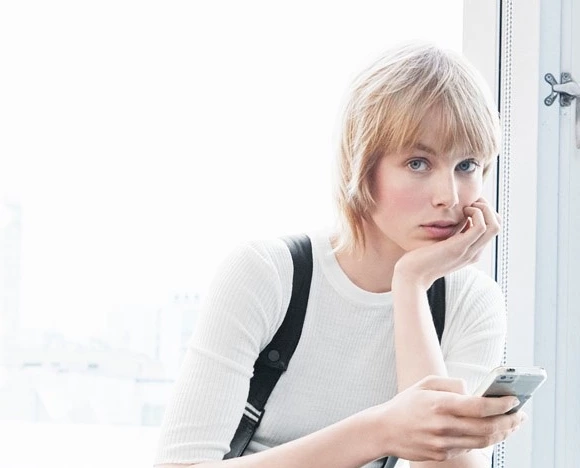 H&M Studio’nun Duru Yüzü Edie Campbell