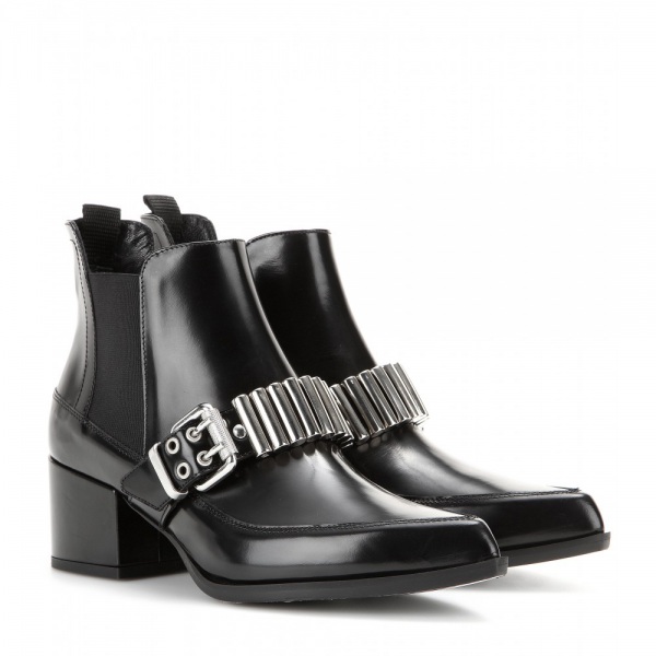 MCQ Alexander McQueen 495 Euro