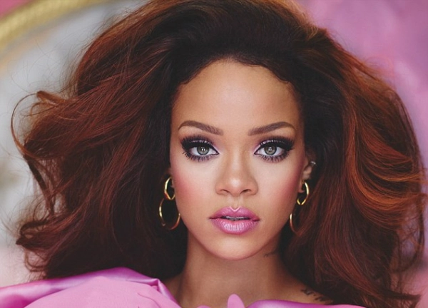 Rihanna'nın Yeni Parfümü Riri'nin Romantik Gücü Rihanna Parfüm