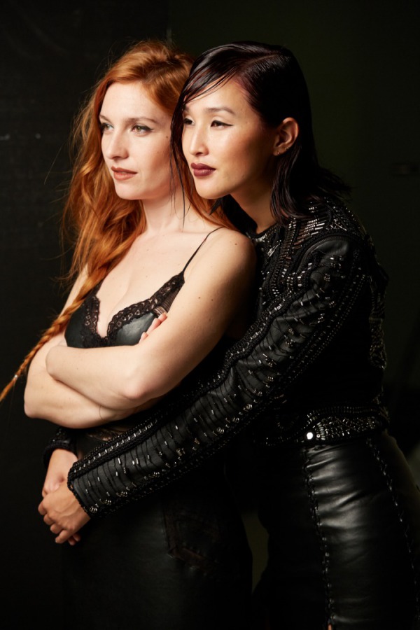 Joséphine de la Baume ve Nicole Warne