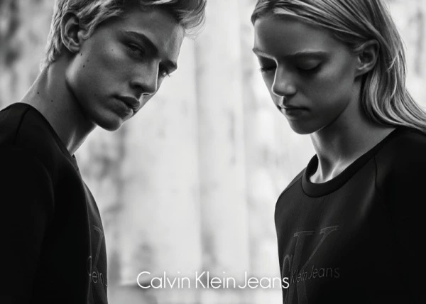 Bu İkizlere Dikkat! Lucky Blue ve Pyper America Smith Calvin Klein Jeans