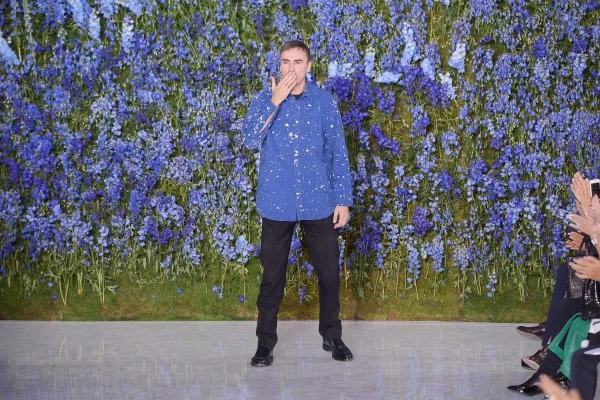 Moda Dünyası Çöküşte Mi? Moda Dünyası Çöküşte Mi?