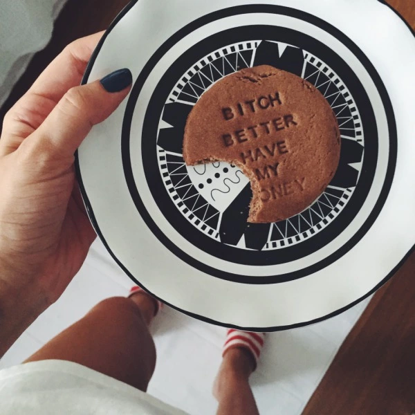 Zencefil & Çikolatalı Rihanna Cookie'si rihanna'nın çikolatalı zencefille
