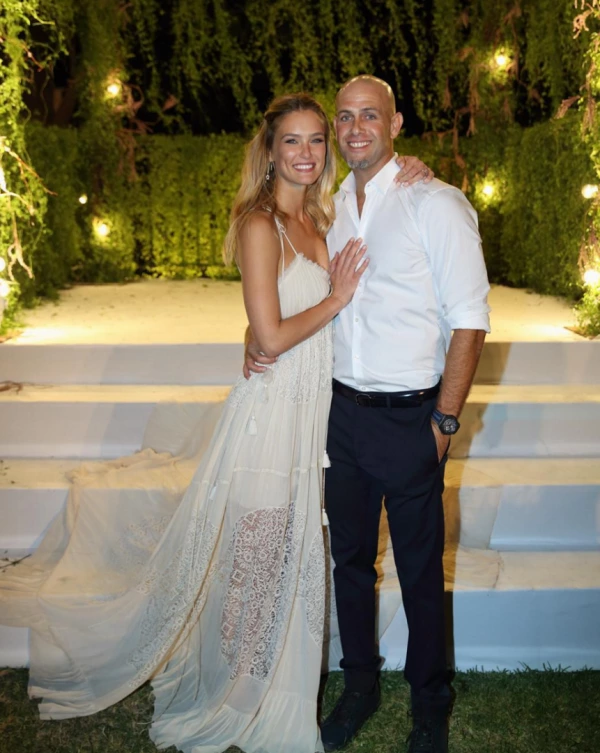 2016’nın İlk Bebek Müjdesi Bar Refaeli'den Bar Refaeli Adi Ezra