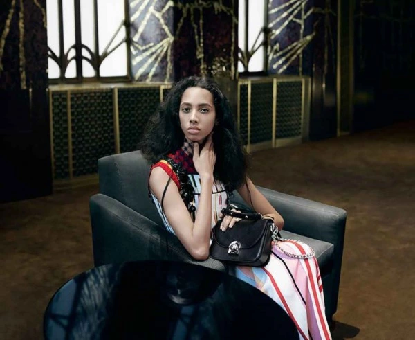 Prada’nın 17’lik Gözdesi Yasmin Wijnaldum Yasmin Wijnaldum