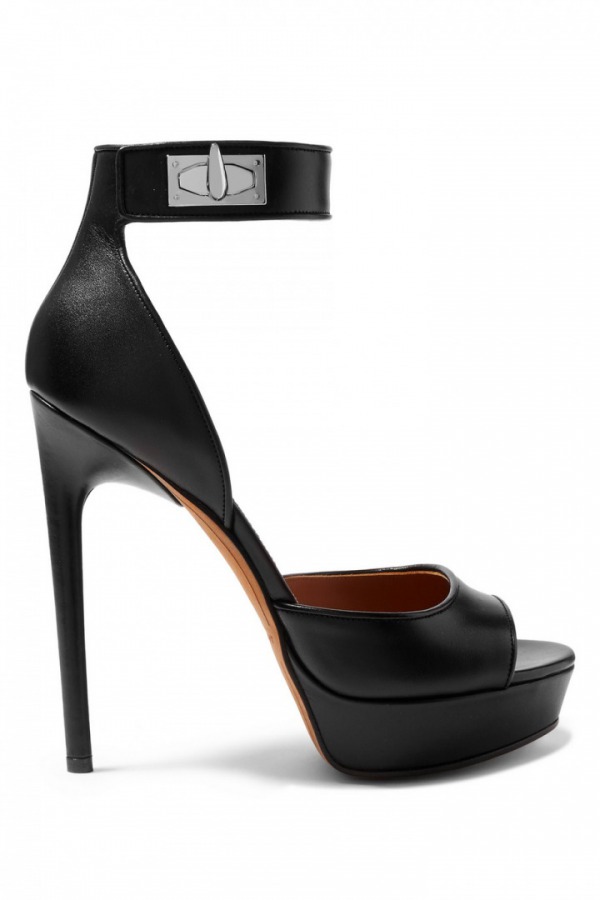 Givenchy 795 Euro