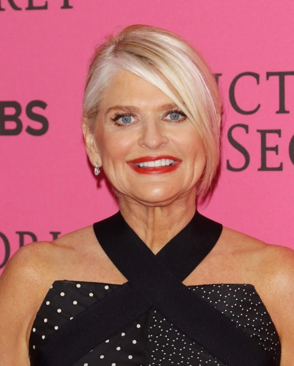 Victoria’s Secret’a Yeni CEO Sharen Jester Turney