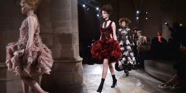 Alexander McQueen Sonbahar/Kış 2016-17