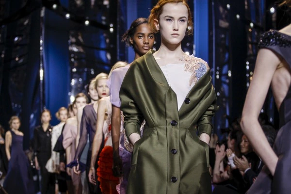 Paris Moda Haftası'nda Görmek Var Almak Yok Paris Moda Haftası Dior