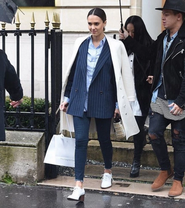 Paris'te Bir Güney Kaliforniyalı: Jessica Alba Jessica Alba