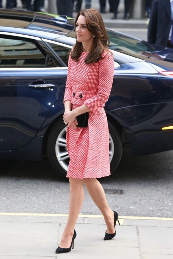 Kate Middleton’ın Yüksek Bahar Enerjili Kraliyet Stili Kate Middleton