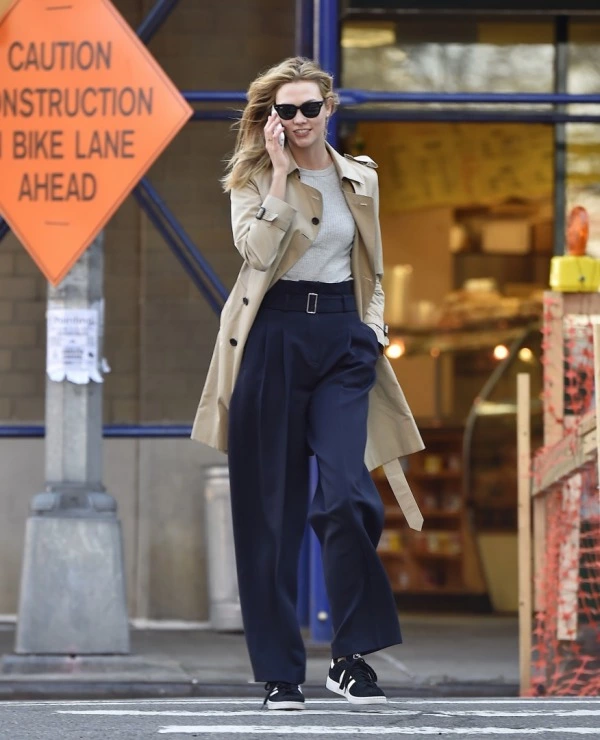 Karlie Kloss’un Eforsuz Gündelik Şıklığı Karlie Kloss