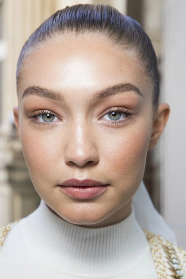 Trend Alarmı: Kalın ve İfadeli Kaşlar Christopher Kane