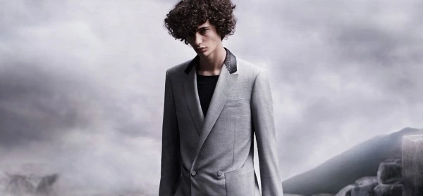 Balenciaga Erkeklik Ölmedi Diyor Balenciaga