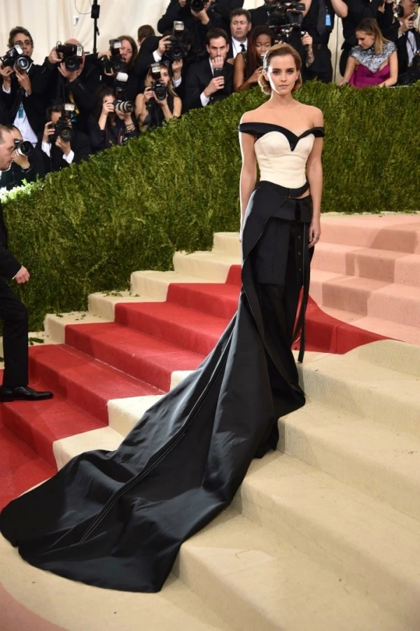 Plastik Şişelerden Emma Watson’ın Met Gala Elbisesine emma watson, met gala 2016