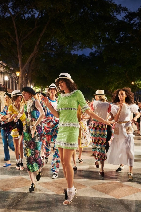 Chanel 2017 Resort: Küba Kültürüne Övgü Chanel 2017 Resort: Küba Kültürüne Övgü