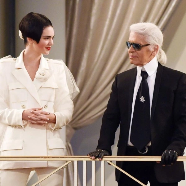 Karl Lagerfeld'ten Evet Dedirtecek Nişan Yüzükleri Karl Lagerfeld, Kendall Jenner