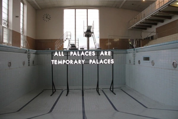 Robert Montgomery'nin İlham Veren Melankolisi Robert Montgomery'nin İlham Veren Melankolisi