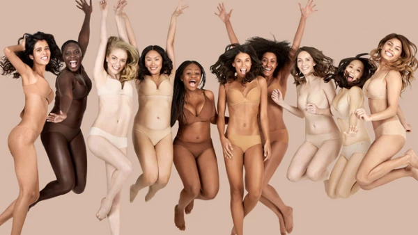 Tek Nude Ton Herkese Uymayınca Naja- Nude for All
