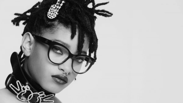 Chanel Gözlüklerinin Eksantrik Kızı: Willow Smith Chanel Willow Smith