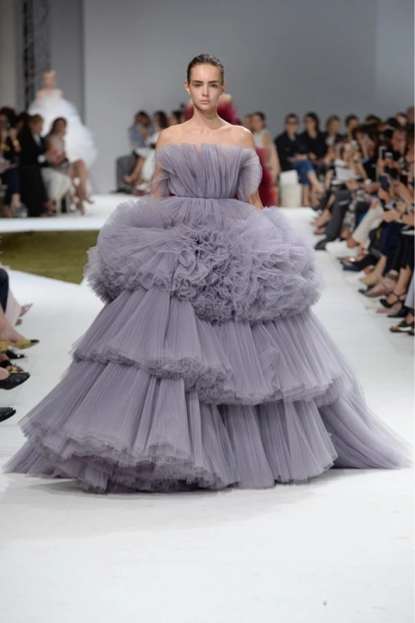 Giambattista Valli: Pastoral Bir Şiir Gibi Giambattista Valli: Pastoral Bir Şiir Gibi
