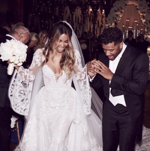 Ciara, Russell Wilson ile Dünya Evine Girdi Ciara