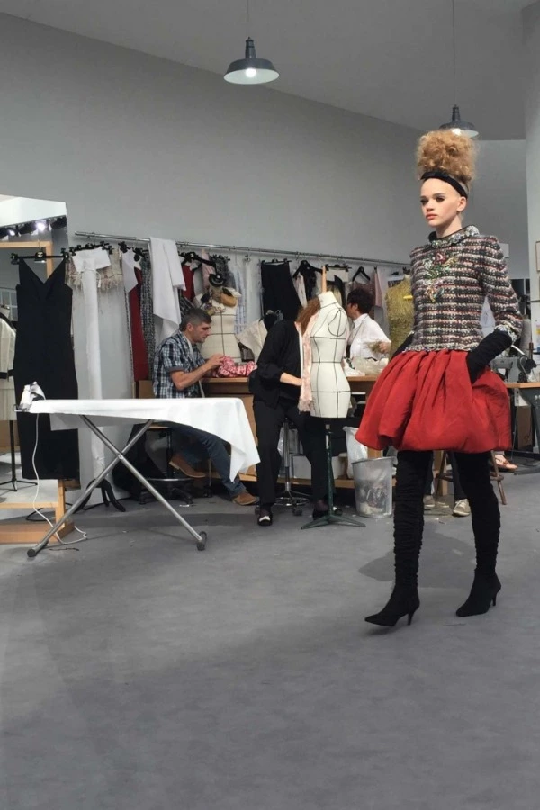 Chanel Atölyesini Podyuma Taşıdı Chanel Atölyesini Podyuma Taşıdı
