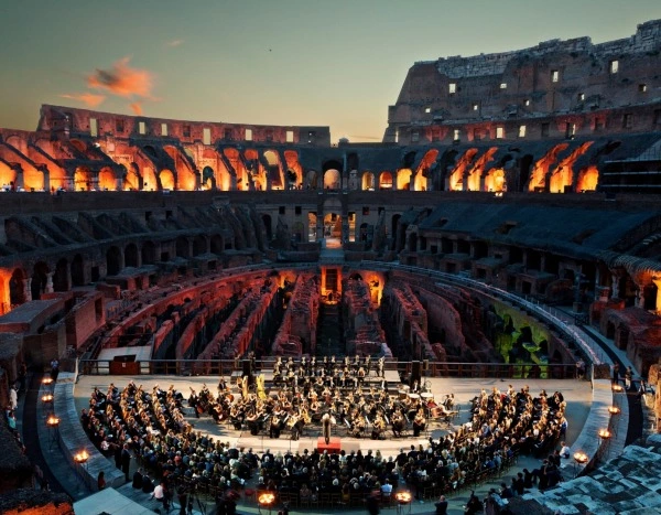 Tod’s Yenilenen Colesseum'u Sunar Colesseum