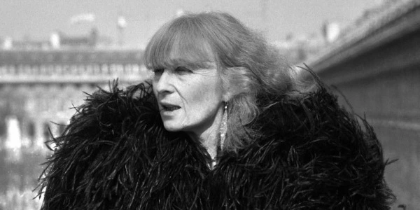 Kadınları Özgürleştiren Tasarımcı Sonia Rykiel Kadınları Özgürleştiren Tasarımcı Sonia Rykiel