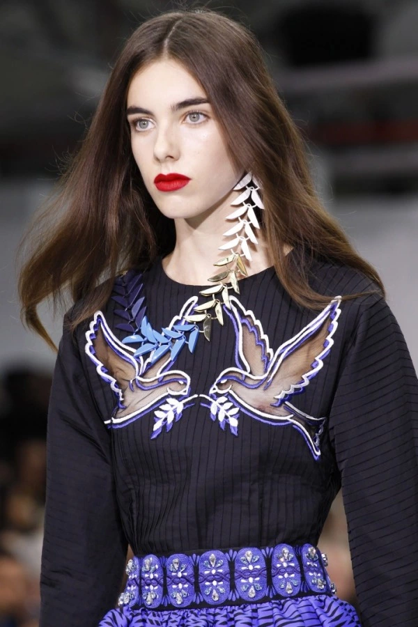 Mary Katrantzou, Yunan Köklerine Geri Dönüyor Mary Katrantzou, Yunan Köklerine Geri Dönüyor