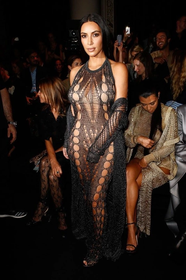 Ön Sıranın En Seksisi: Kim Kardashian Kim Kardashian