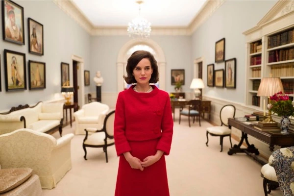 Karşınızda Jackie Kennedy! Pardon, Natalie Portman! Jackie Kennedy