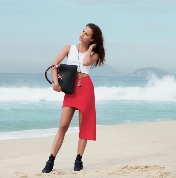 Alicia Vikander ve Louis Vuitton'un Rio de Janeiro Çıkarması Alicia Vikander