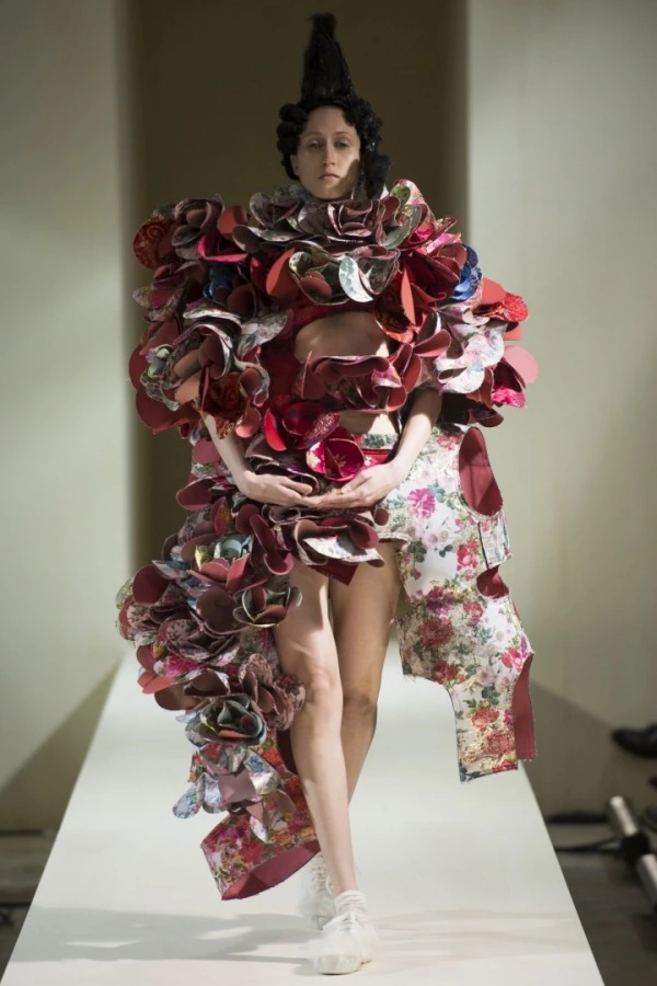 Met Gala 2017'nin Teması: Rei Kawakubo/Comme des Garçons Comme des Garçons Sonbahar/Kış 2016