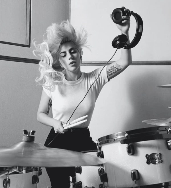 Lady Gaga, Bruno Mars ve The Weeknd Victoria's Secret Sahnesinde Lady Gaga