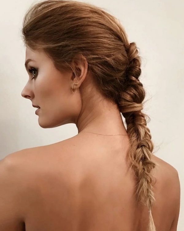 Constance Jablonski’den Kusursuz Parti Örgüsü Constance Jablonski
