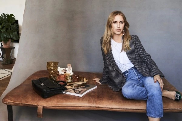 Dress Scandinavian: Yalın ve Dingin Giymenin Sırları pernille teisbaek