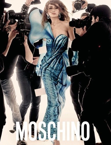 Moschino'un Kusursuz Bebekleri: Gigi ve Bella Moschino'un Kusursuz Bebekleri: Gigi ve Bella