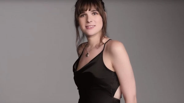 Hari Nef