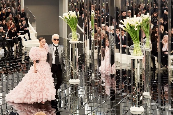 Chanel 2017 Couture Şovuna 360 Derece Bakış Chanel İlkbahar/Yaz 2017 Couture