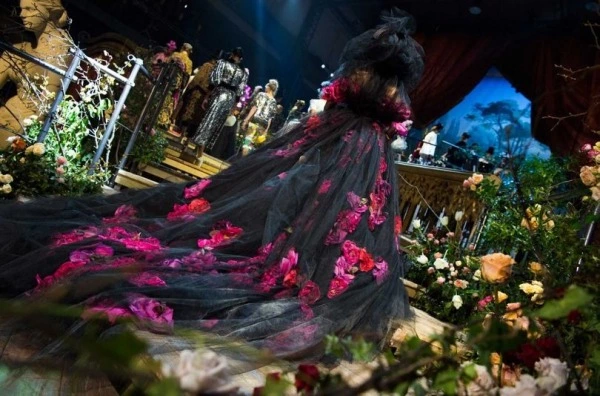D&G'nın Verdi Operalarından İlham Alınmış Koleksiyonu D&G'nın Verdi Operalarından İlham Alınmış Koleksiyonu